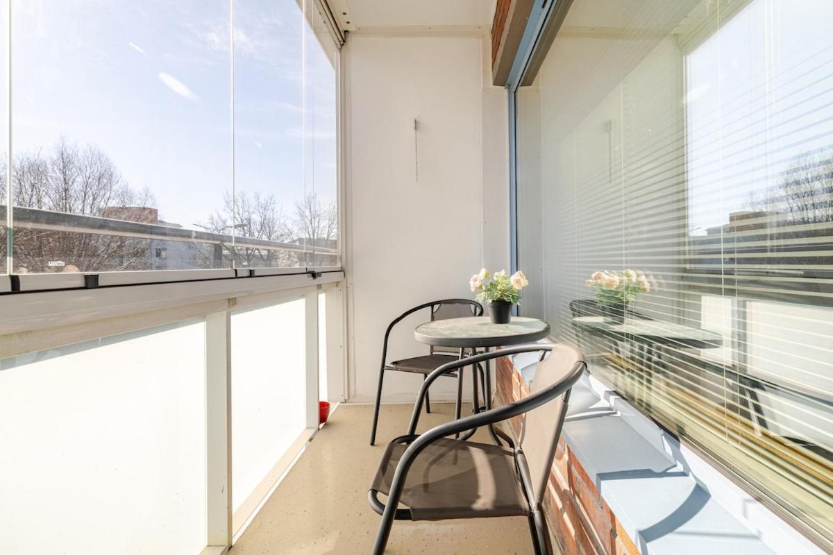 In And Super Easy To Airport And Center And A Private Free Parking * Helsinki