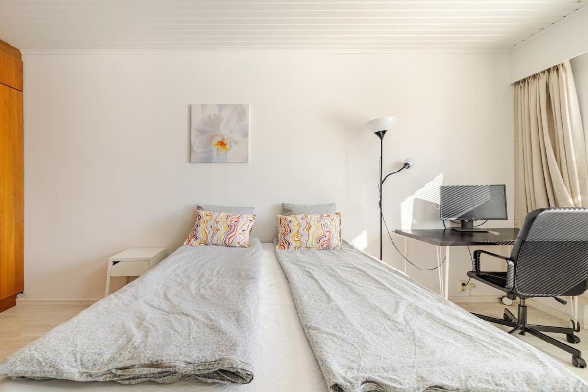 In And Super Easy To Airport And Center And A Private Free Parking * Helsinki